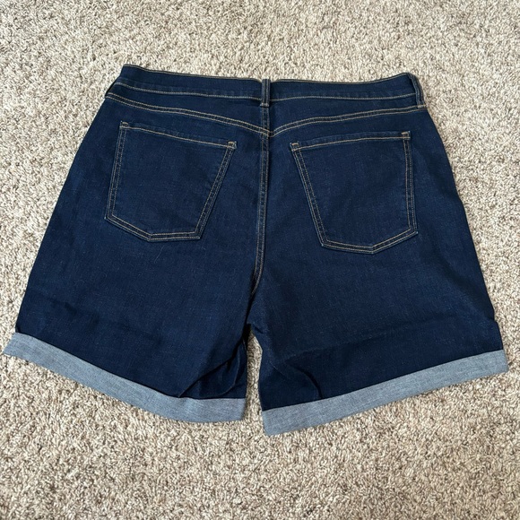 NWT old navy mid rise jean shorts - Picture 4 of 4